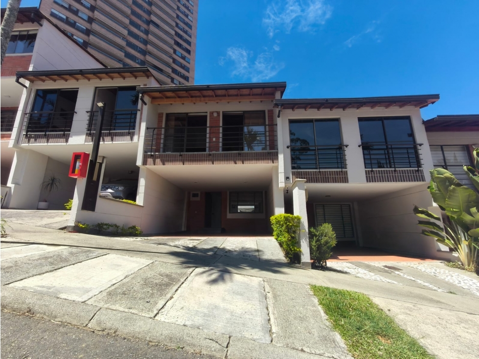 Casa en Arriendo en Cumbres, Envigado