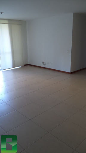 Apartamento en arriendo en El Esmeraldal, Envigado · foto 2 de 24