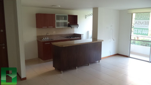 Apartamento en arriendo en El Esmeraldal, Envigado · foto 4 de 24