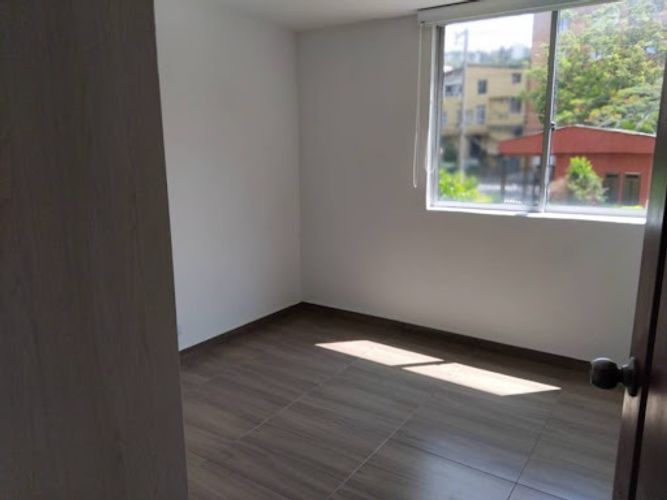 Apartamento de 4 alcobas en arriendo en Calasanz, Medellín, 104 m² · foto 11 de 22