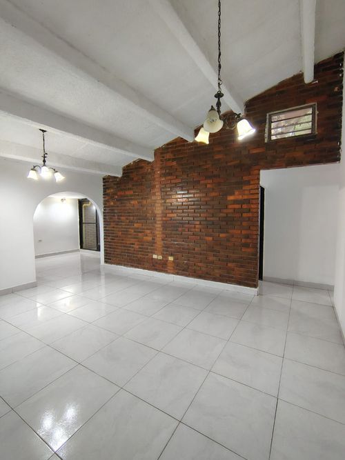 Casa en venta en Ciudad Jardin, Cúcuta · foto 3 de 18