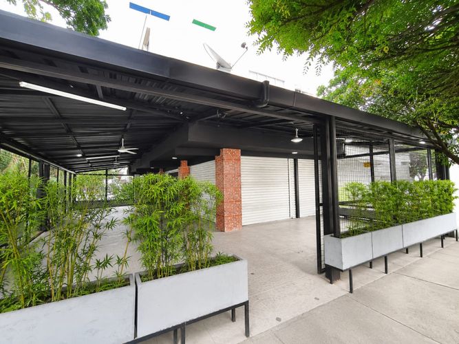 Local en arriendo en La Flora, Cali, 232 m² · foto 2 de 5