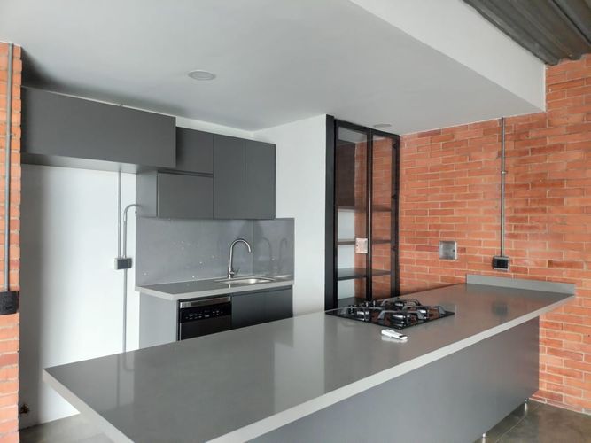 Apartamento de 2 alcobas en arriendo en Astorga, Medellín, 125 m² · foto 4 de 13