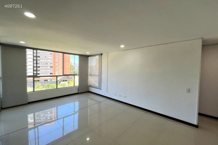 Apartamento de 2 alcobas en arriendo en Los Balsos, Medellín, 76 m² · foto 3 de 24