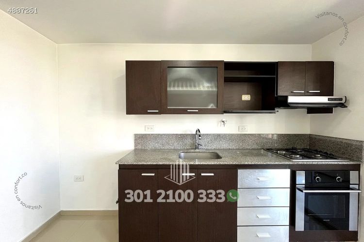 Apartamento de 2 alcobas en arriendo en Los Balsos, Medellín, 76 m² · foto 8 de 24