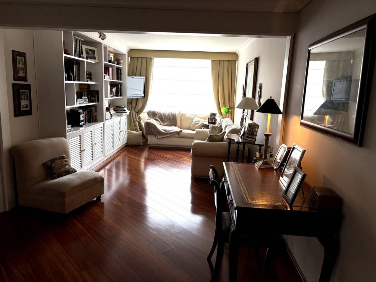 Apartamento en venta en Los Rosales, Bogotá · foto 8 de 12