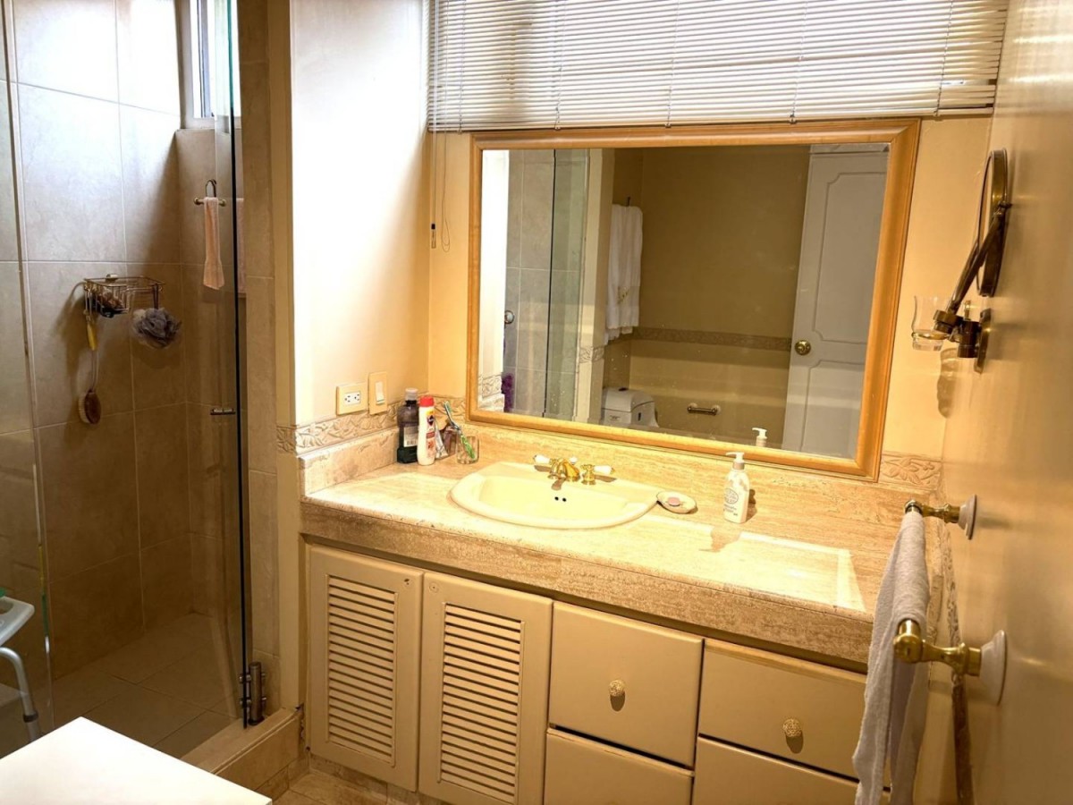 Apartamento en venta en Los Rosales, Bogotá · foto 11 de 12