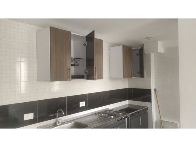 Apartamento de 3 alcobas en venta en Conjunto Residencial Prados Reserva De Madrid, Madrid, 60 m² · foto 6 de 18