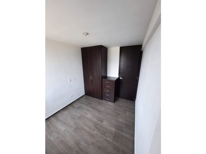 Apartamento de 3 alcobas en venta en Conjunto Residencial Prados Reserva De Madrid, Madrid, 60 m² · foto 8 de 18