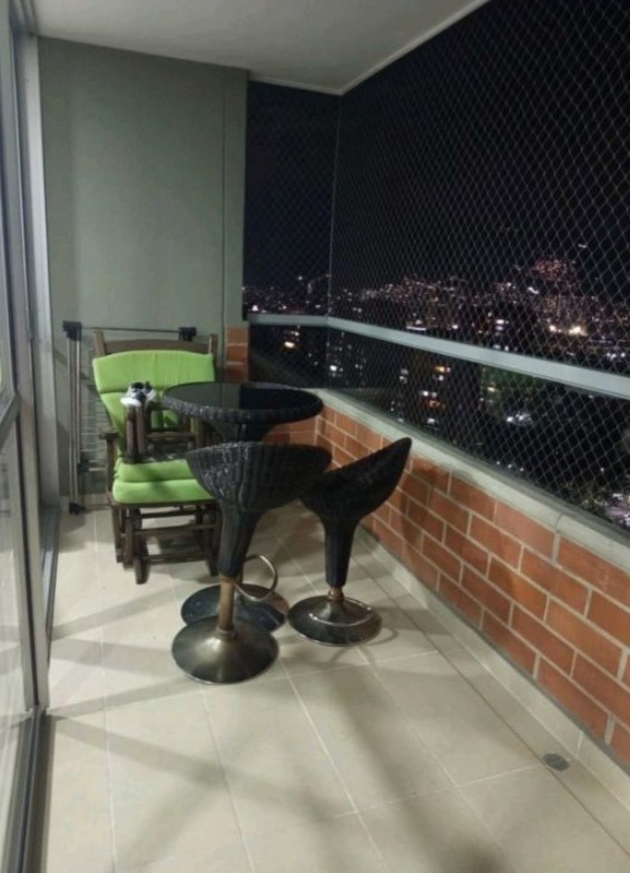 Apartamento en venta en Loma Del Barro, Envigado · foto 2 de 7
