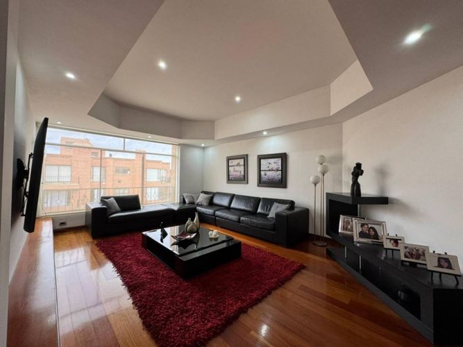 Apartamento de 6 alcobas en venta en San Patricio, Bogotá, 510 m² · foto 2 de 24