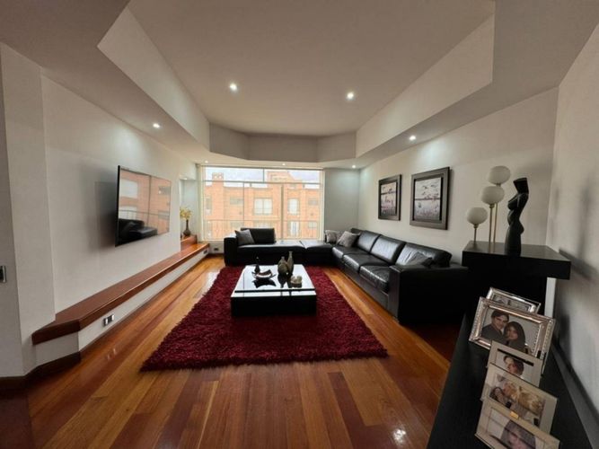 Apartamento de 6 alcobas en venta en San Patricio, Bogotá, 510 m² · foto 7 de 24