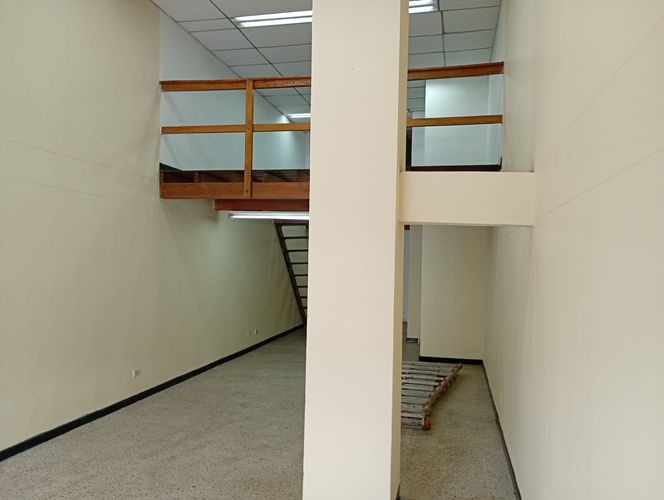 Local en arriendo en El Poblado, Medellín, 75 m² · foto 2 de 8