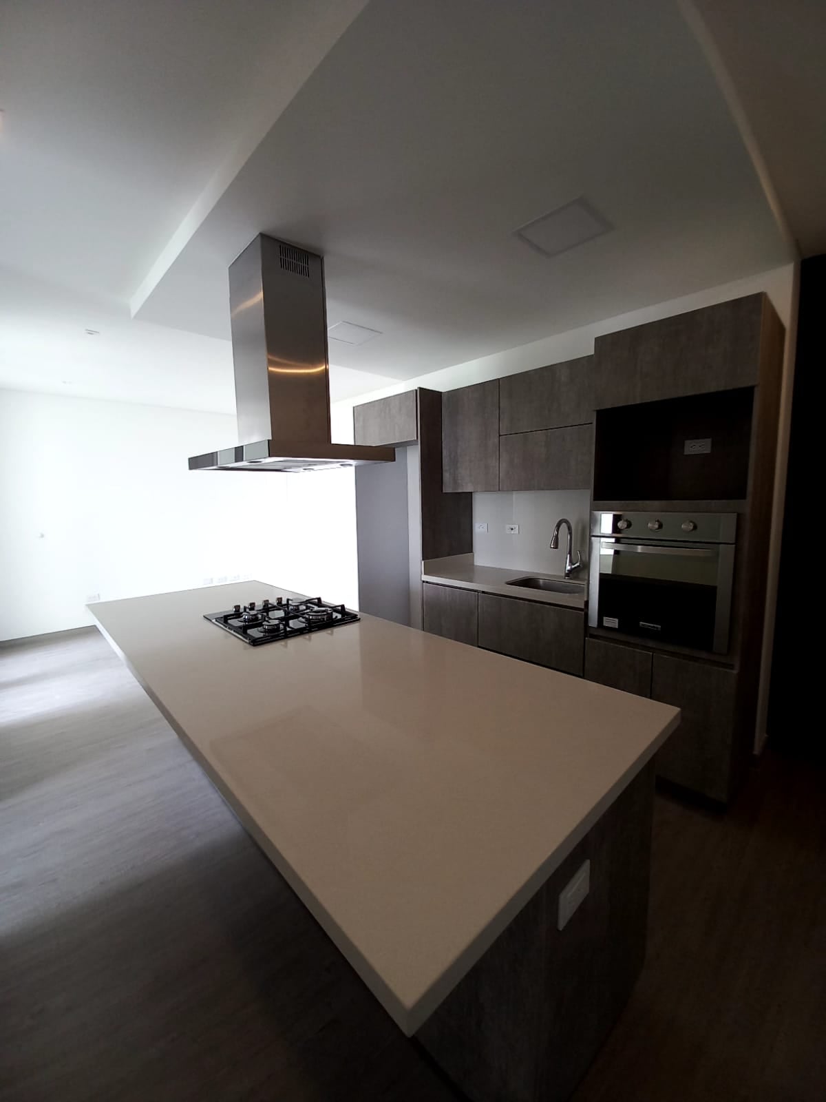 Apartamento en venta en Sector Plaza De Bolivar, Pereira · foto 2 de 12