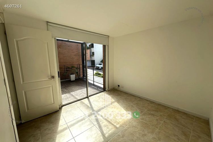 Apartamento de 4 alcobas en arriendo en Alto De Las Palmas, Medellín, 264 m² · foto 21 de 24
