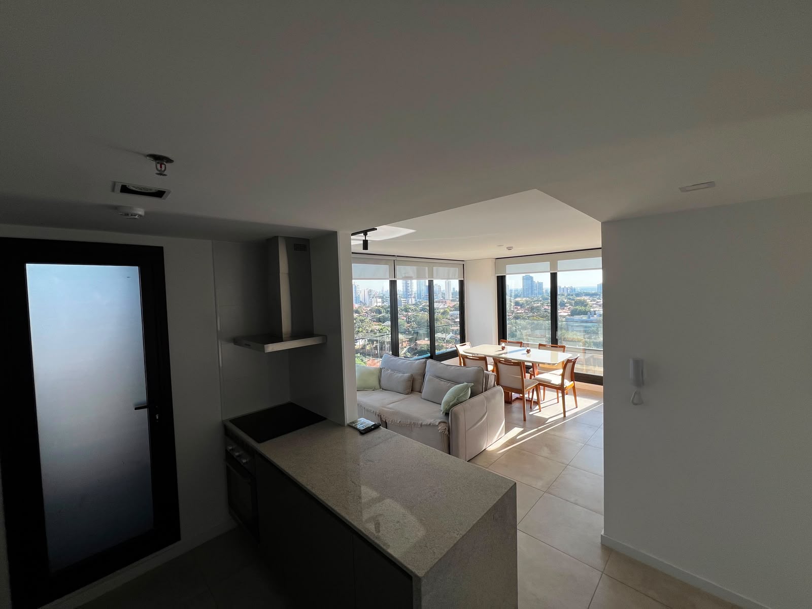 ALQUILO DEPARTAMENTO  DE 2 DORMITORIOS AMOBLADO EDIFICIO FEEL ASUNCION — foto 3