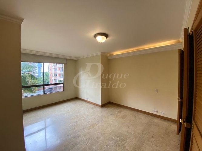 Apartamento de 4 alcobas en venta en Lalinde, Medellín, 254 m² · foto 15 de 24