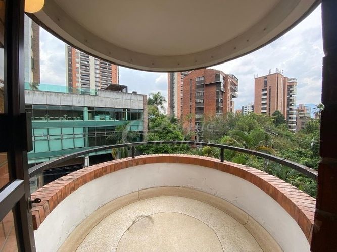 Apartamento de 4 alcobas en venta en Lalinde, Medellín, 254 m² · foto 17 de 24