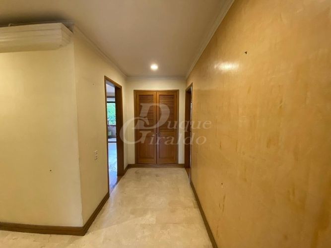 Apartamento de 4 alcobas en venta en Lalinde, Medellín, 254 m² · foto 23 de 24