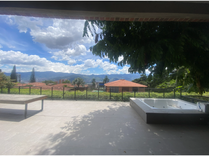 Casa de 4 alcobas en venta en Cola Del Zorro, Medellín, 450 m² · foto 5 de 7