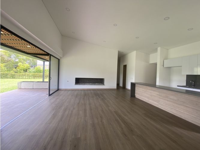 Casa de 2 alcobas en venta en Llano Grande, Rionegro, 215 m² · foto 2 de 9