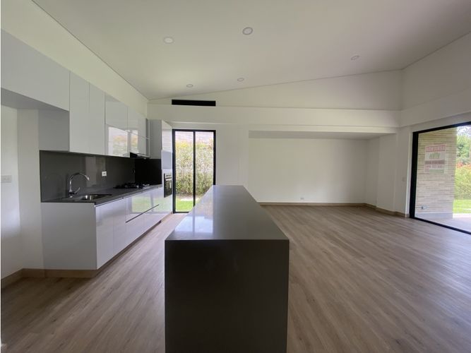 Casa de 2 alcobas en venta en Llano Grande, Rionegro, 215 m² · foto 6 de 9