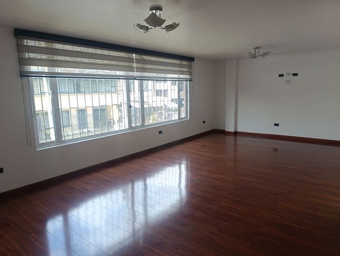 Apartamento de 3 alcobas en venta en La Soledad, Bogotá, 102 m² · foto 4 de 17