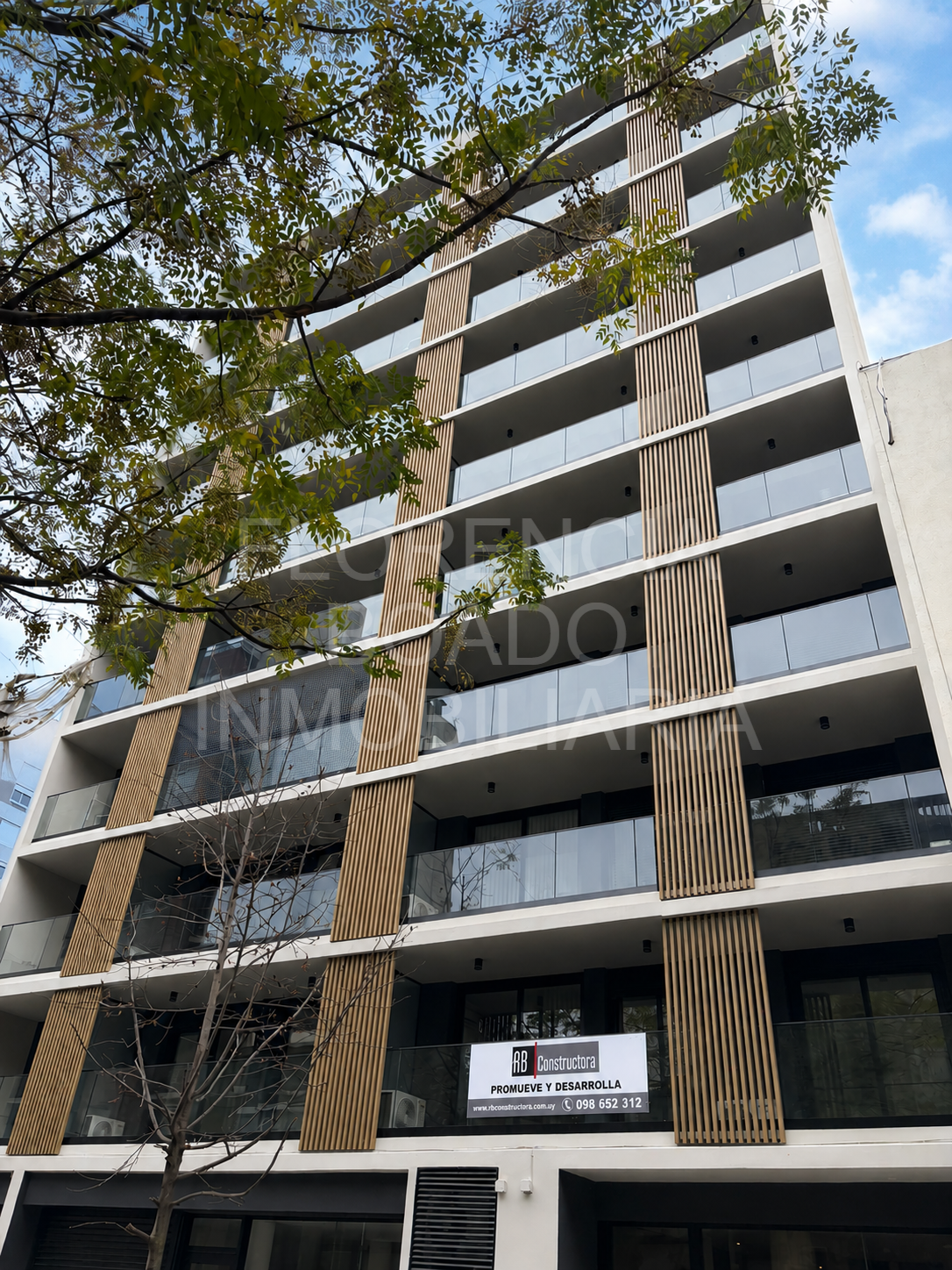 Estrenar apto de construccion tradicional, amplio balcón al frente, amenidades y opción de garage · Foto 2