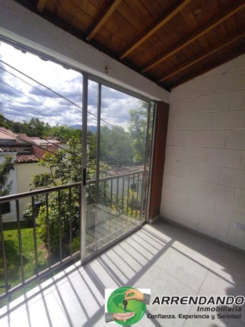 Casa de 4 alcobas en venta en Cataluña, Medellín, 78 m² · foto 3 de 21