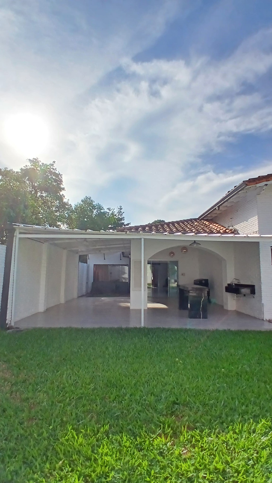 ALQUILO HERMOSA CASA DE UNA PLATA EN LOS LAURELES, ASUNCIÓN. — foto 2