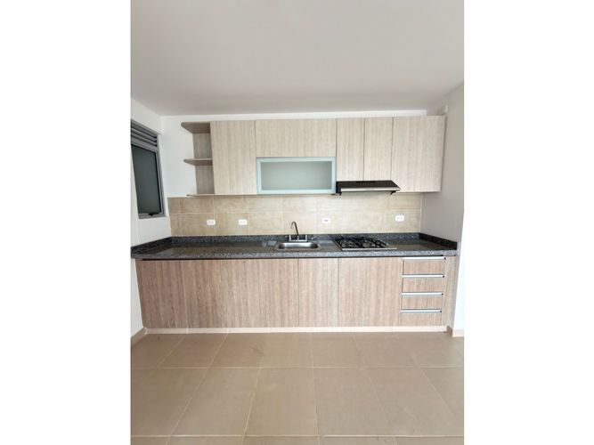 Apartamento de 2 alcobas en venta en Aqualina Orange, Girardot, 60 m² · foto 2 de 10
