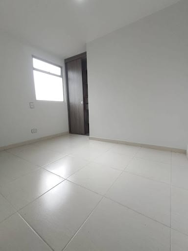 Apartamento de 3 alcobas en venta en Calle Del Banco, Sabaneta, 68 m² · foto 9 de 19