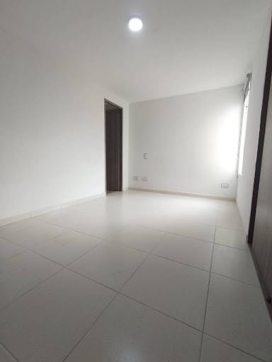 Apartamento de 3 alcobas en venta en Calle Del Banco, Sabaneta, 68 m² · foto 14 de 19