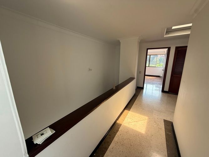 Casa de 4 alcobas en venta en Country Club, Medellín, 370 m² · foto 12 de 24