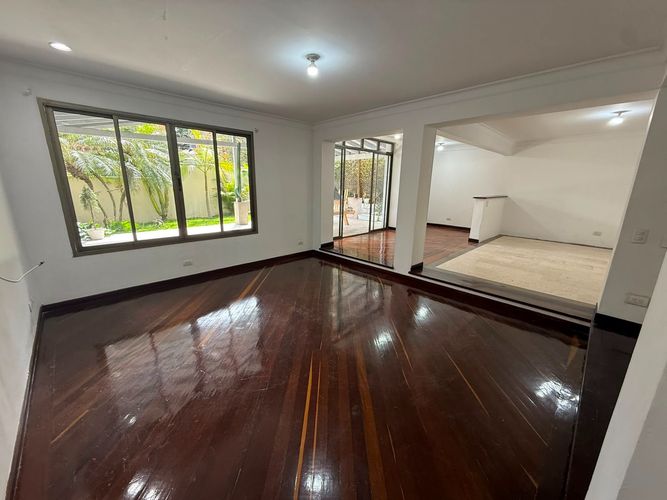 Casa de 4 alcobas en venta en Country Club, Medellín, 370 m² · foto 13 de 24