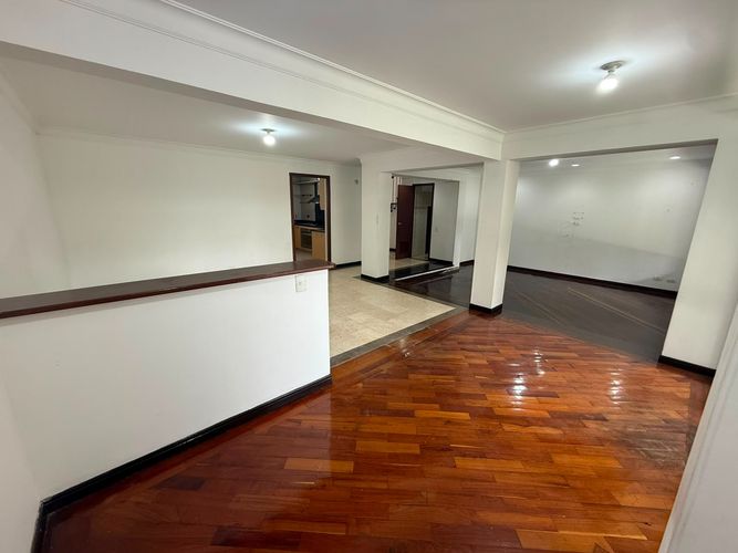 Casa de 4 alcobas en venta en Country Club, Medellín, 370 m² · foto 14 de 24