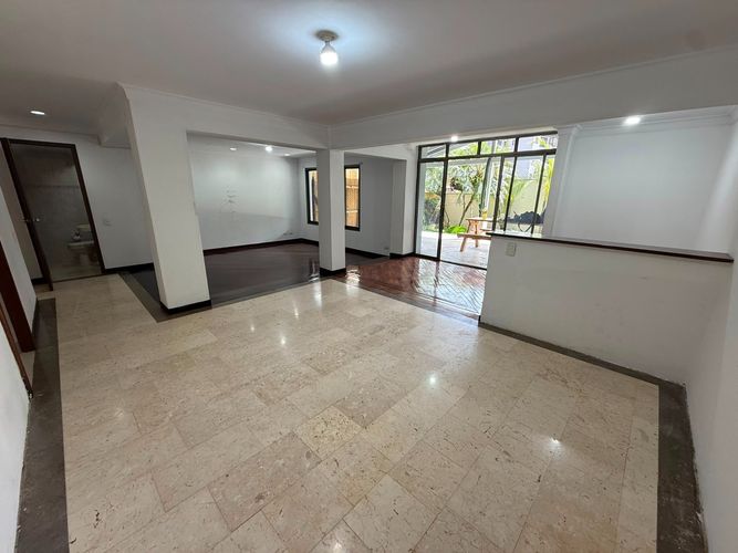 Casa de 4 alcobas en venta en Country Club, Medellín, 370 m² · foto 15 de 24