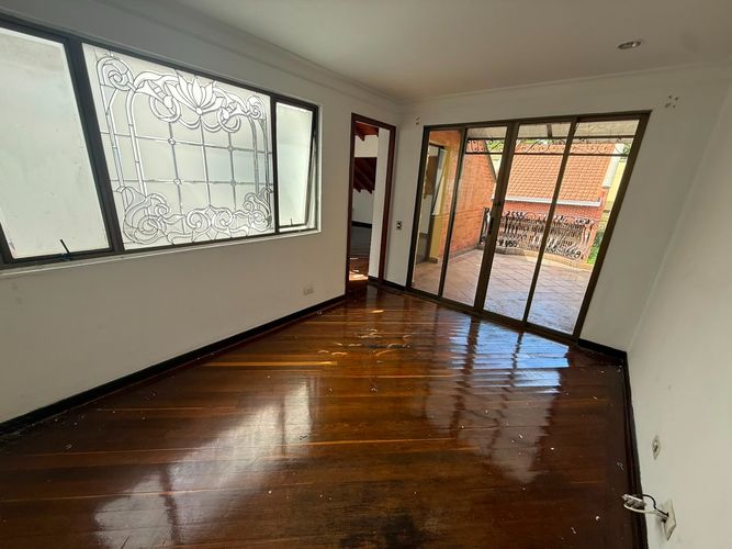 Casa de 4 alcobas en venta en Country Club, Medellín, 370 m² · foto 17 de 24