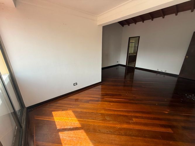 Casa de 4 alcobas en venta en Country Club, Medellín, 370 m² · foto 20 de 24