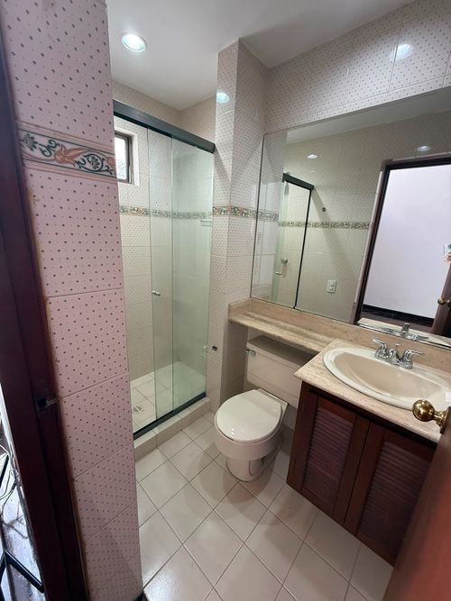 Casa de 4 alcobas en venta en Country Club, Medellín, 370 m² · foto 21 de 24