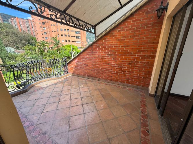 Casa de 4 alcobas en venta en Country Club, Medellín, 370 m² · foto 22 de 24