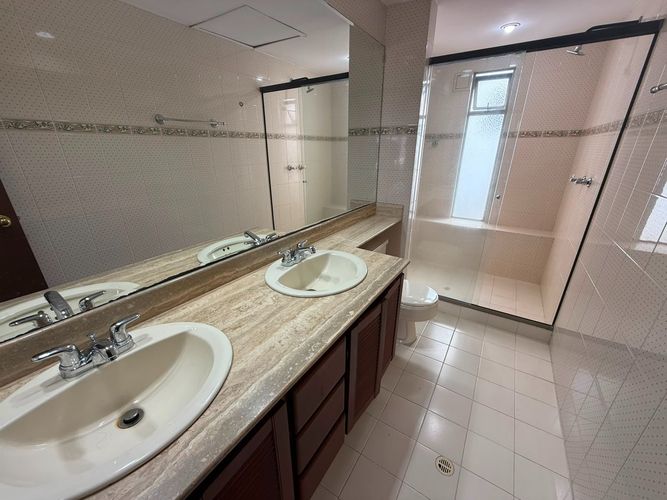Casa de 4 alcobas en venta en Country Club, Medellín, 370 m² · foto 23 de 24