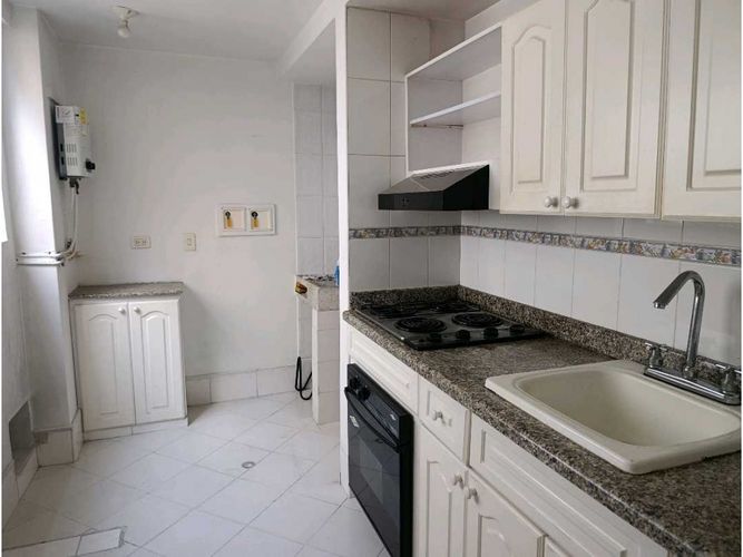 Apartamento de 2 alcobas en venta en Astorga, Medellín, 93 m² · foto 3 de 21