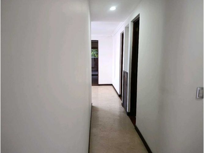 Apartamento de 2 alcobas en venta en Astorga, Medellín, 93 m² · foto 8 de 21