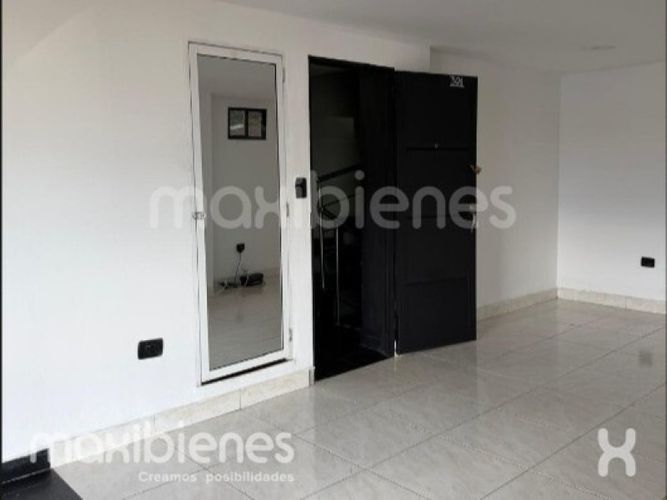 Local en arriendo en San Diego, Medellín, 37 m² · foto 2 de 6