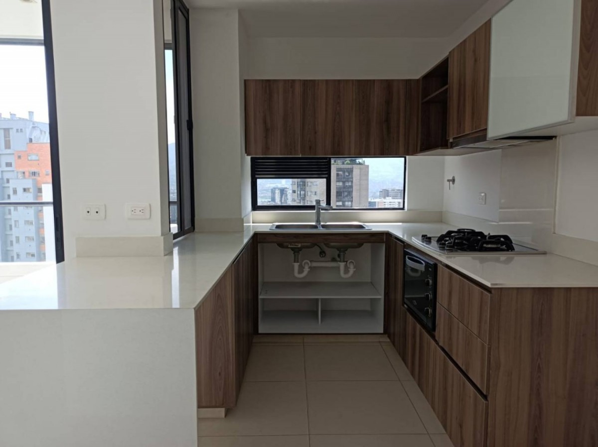 Apartamento en arriendo en Castropol, Medellín · foto 3 de 21