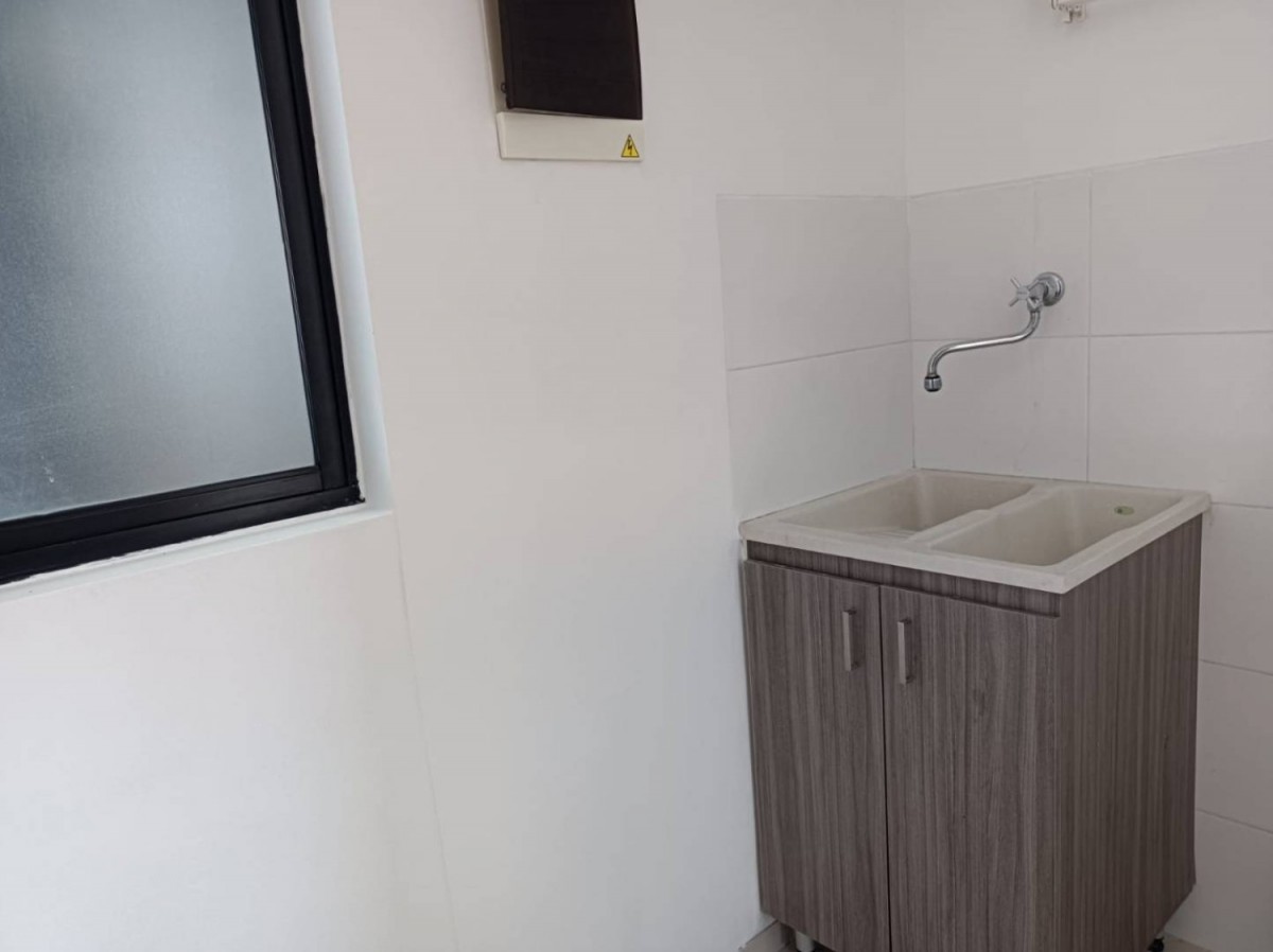 Apartamento en arriendo en Castropol, Medellín · foto 5 de 21