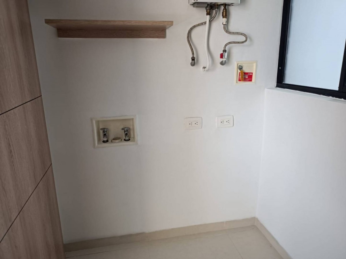 Apartamento en arriendo en Castropol, Medellín · foto 6 de 21
