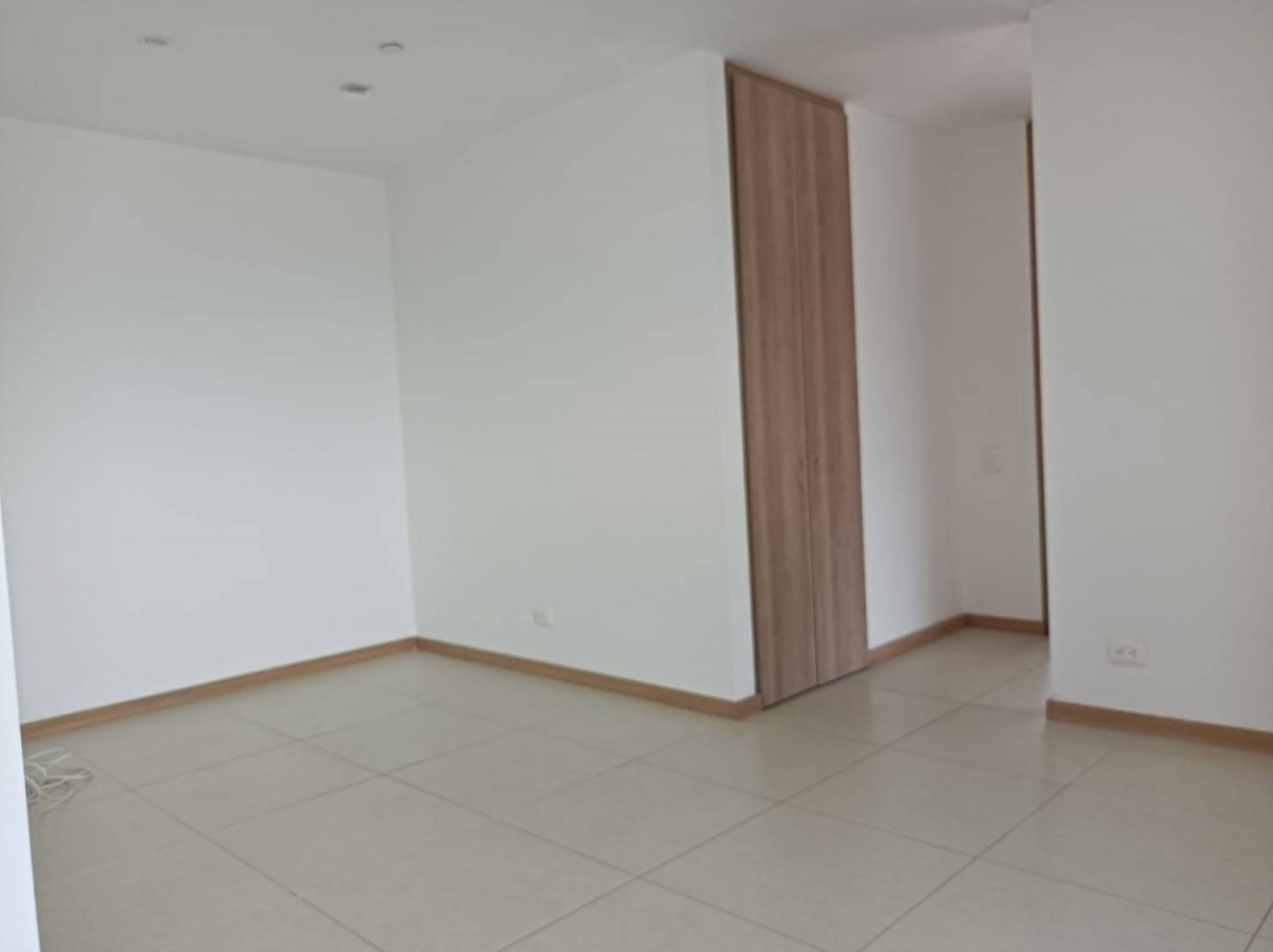 Apartamento en arriendo en Castropol, Medellín · foto 8 de 21