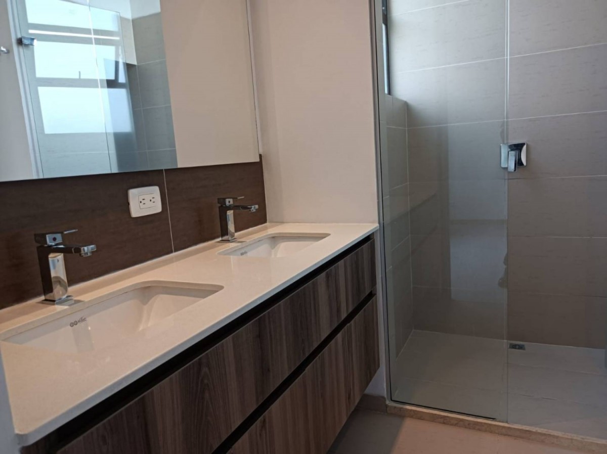 Apartamento en arriendo en Castropol, Medellín · foto 16 de 21